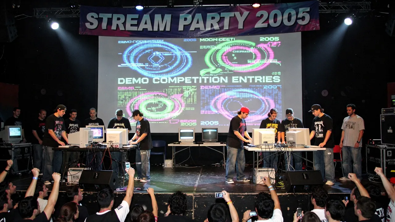 Competition stage projection at Stream Party 2005